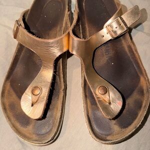 Birkenstock women’s size 9 Metallic Bronze Thong Sandals